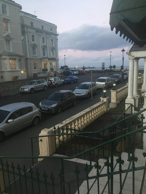 The Queens Lodge Llandudno Exterior photo